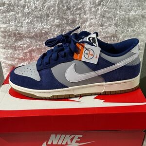 Nike Men's Navy and Light Gray Sneakers